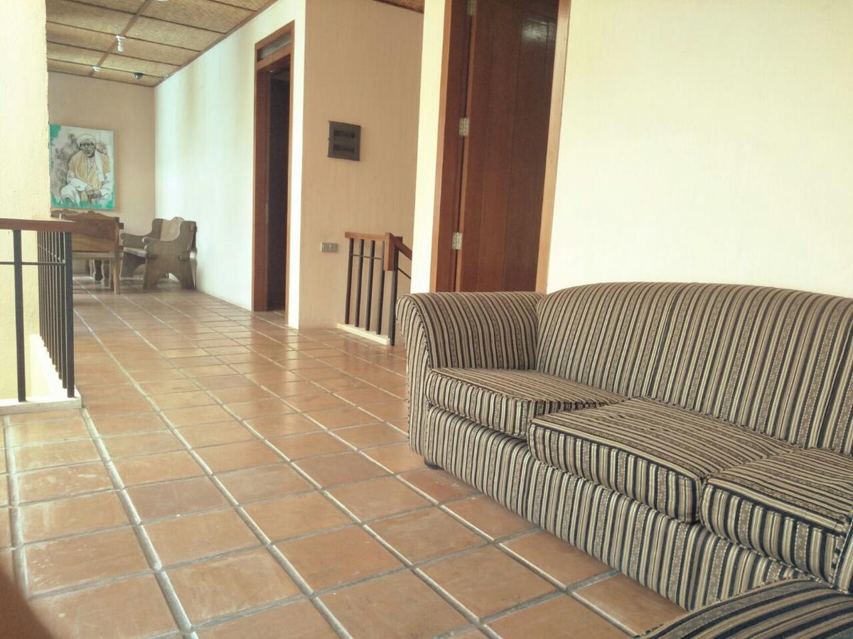 Villa Bukit Danau Чипанас Екстериор снимка