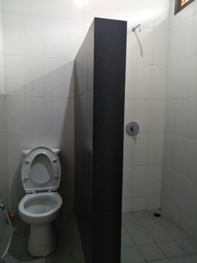 Villa Bukit Danau Чипанас Екстериор снимка