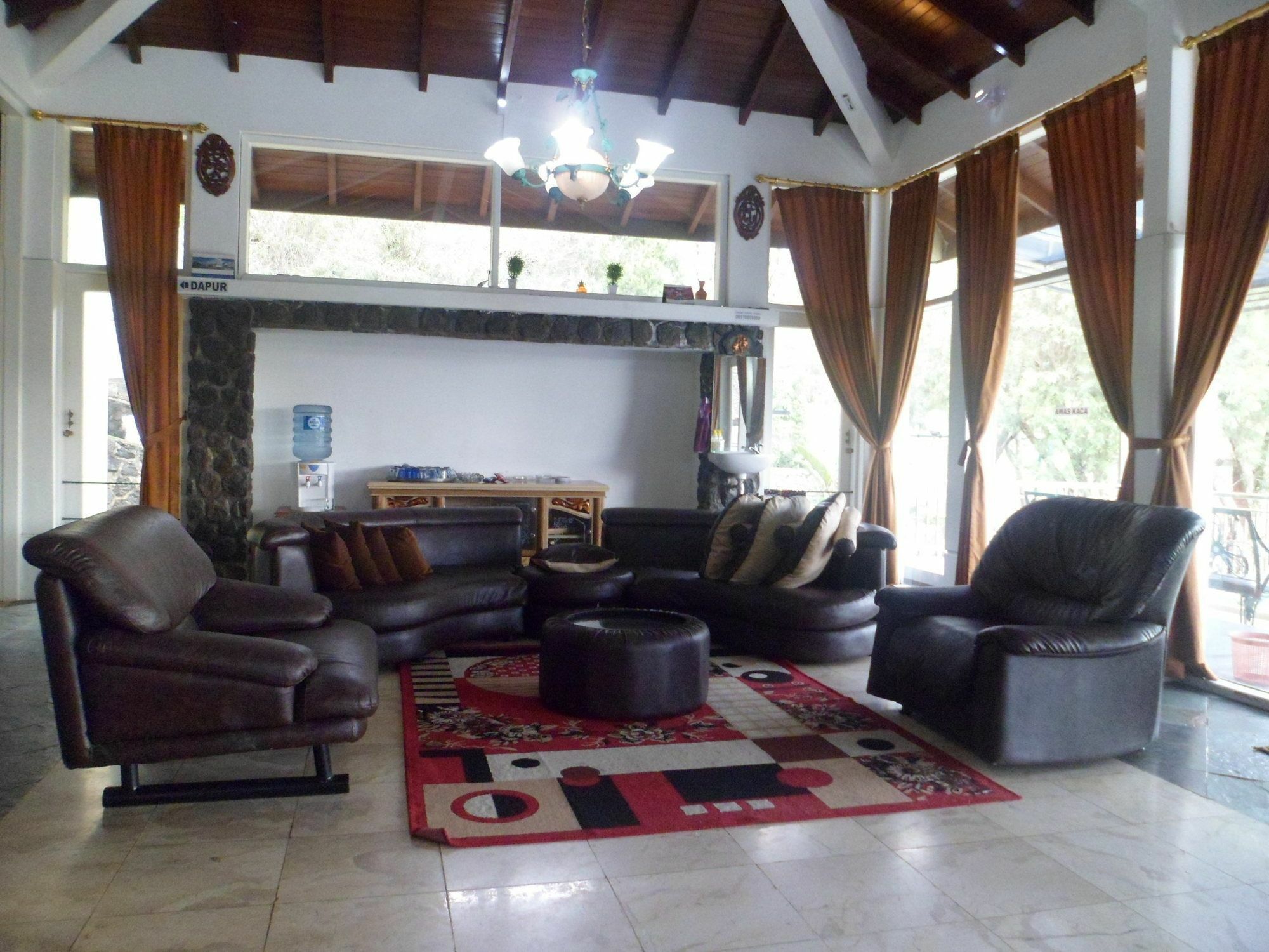 Villa Bukit Danau Чипанас Екстериор снимка