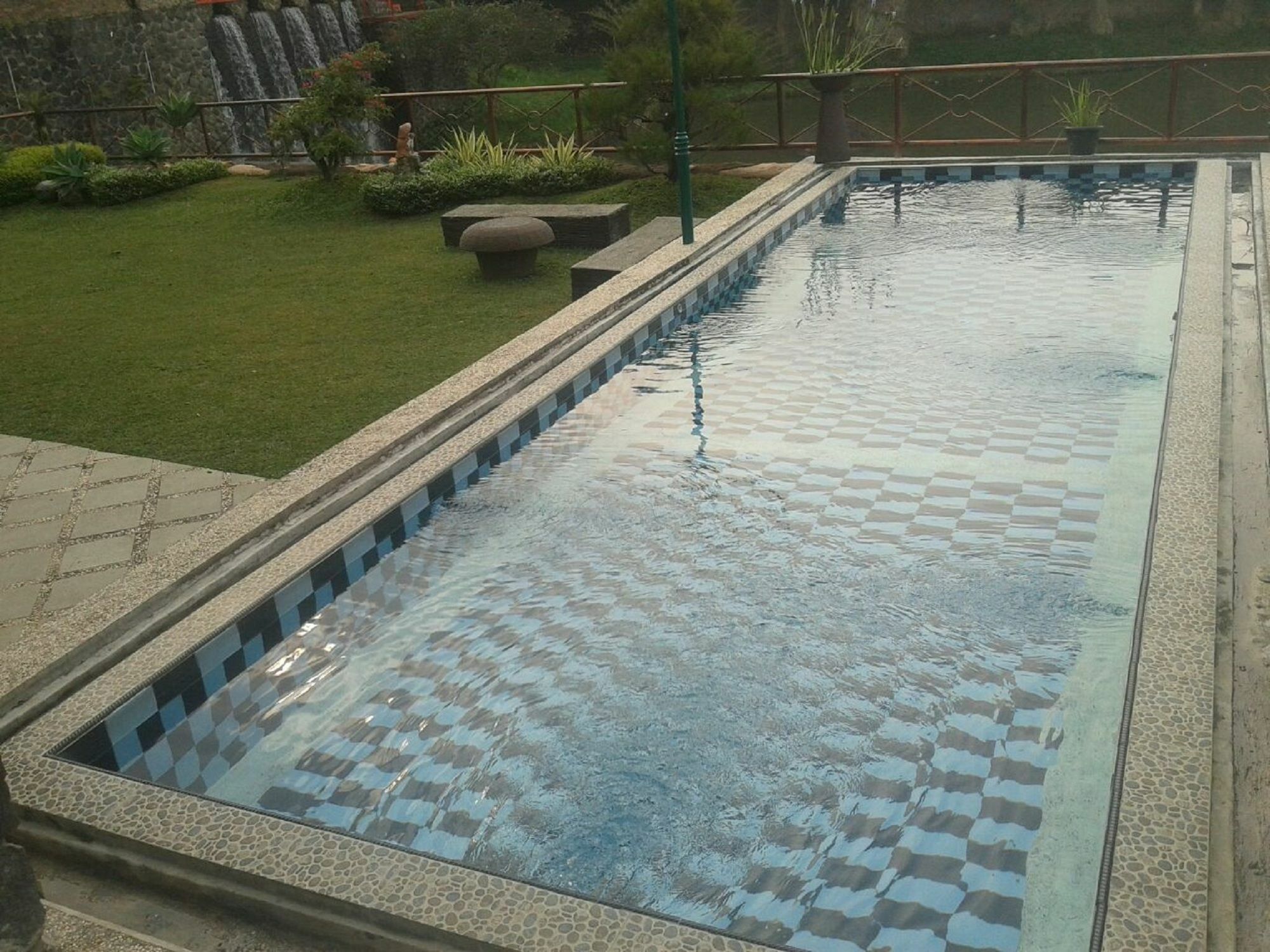 Villa Bukit Danau Чипанас Екстериор снимка