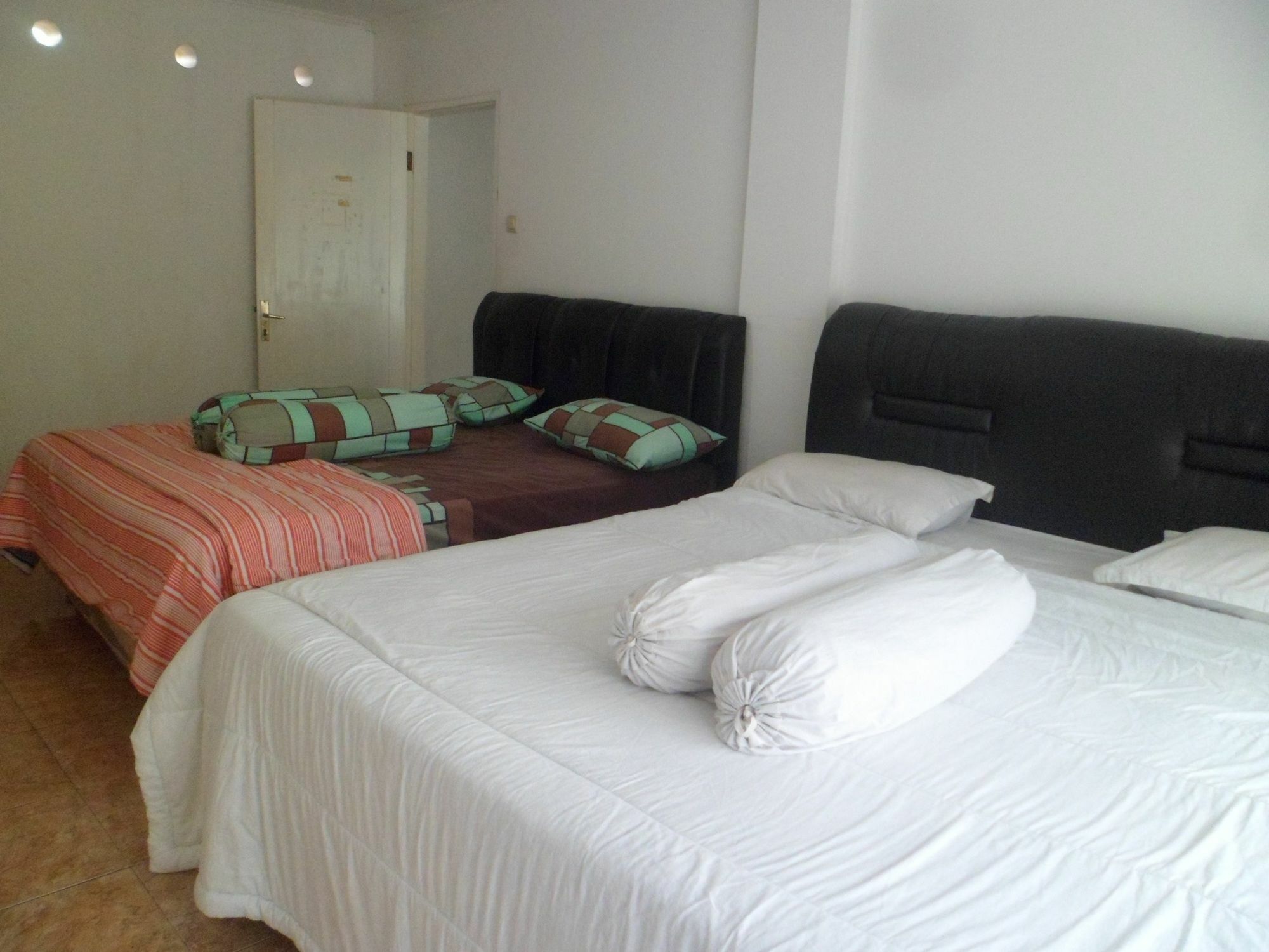 Villa Bukit Danau Чипанас Екстериор снимка