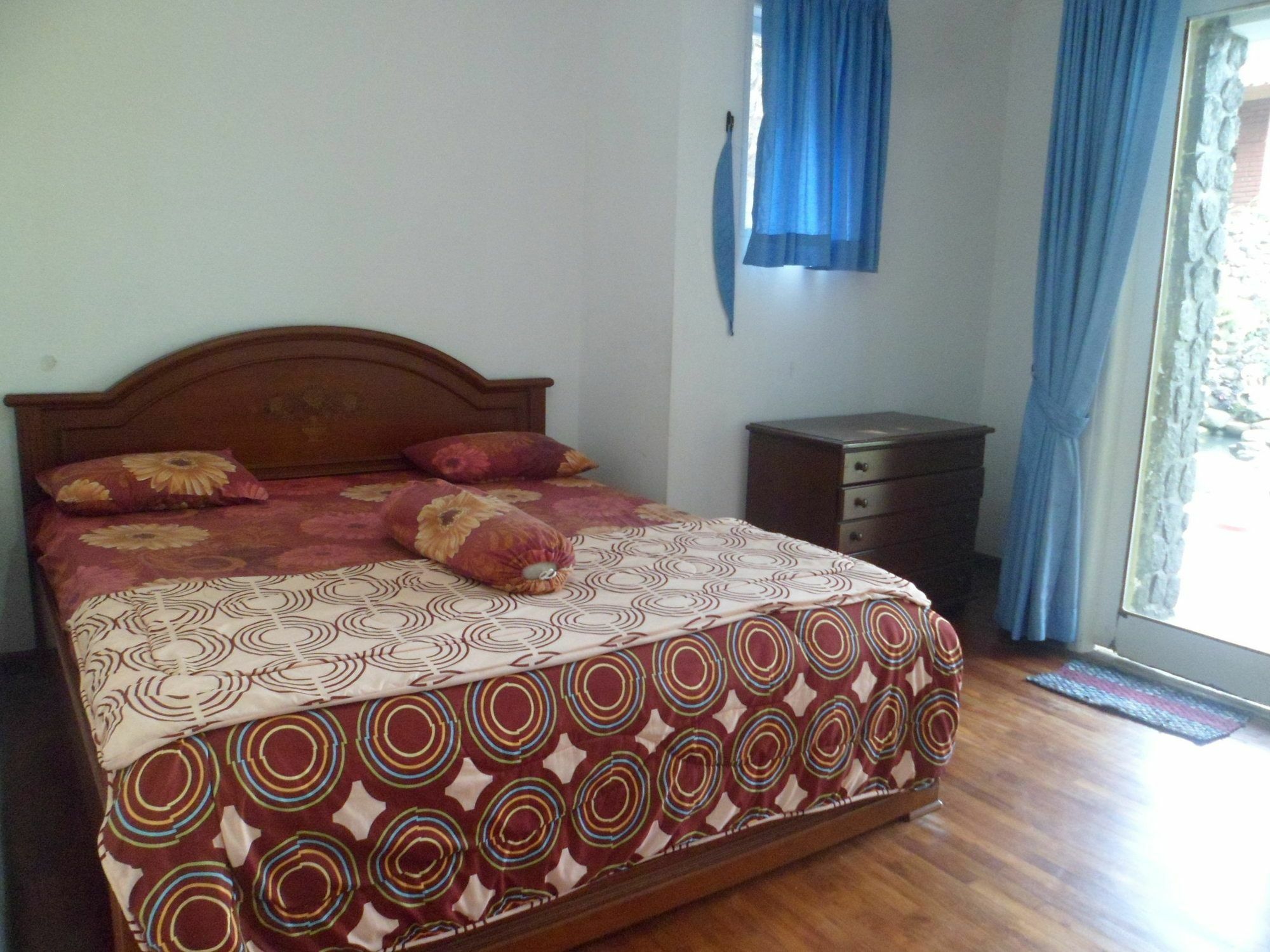 Villa Bukit Danau Чипанас Екстериор снимка