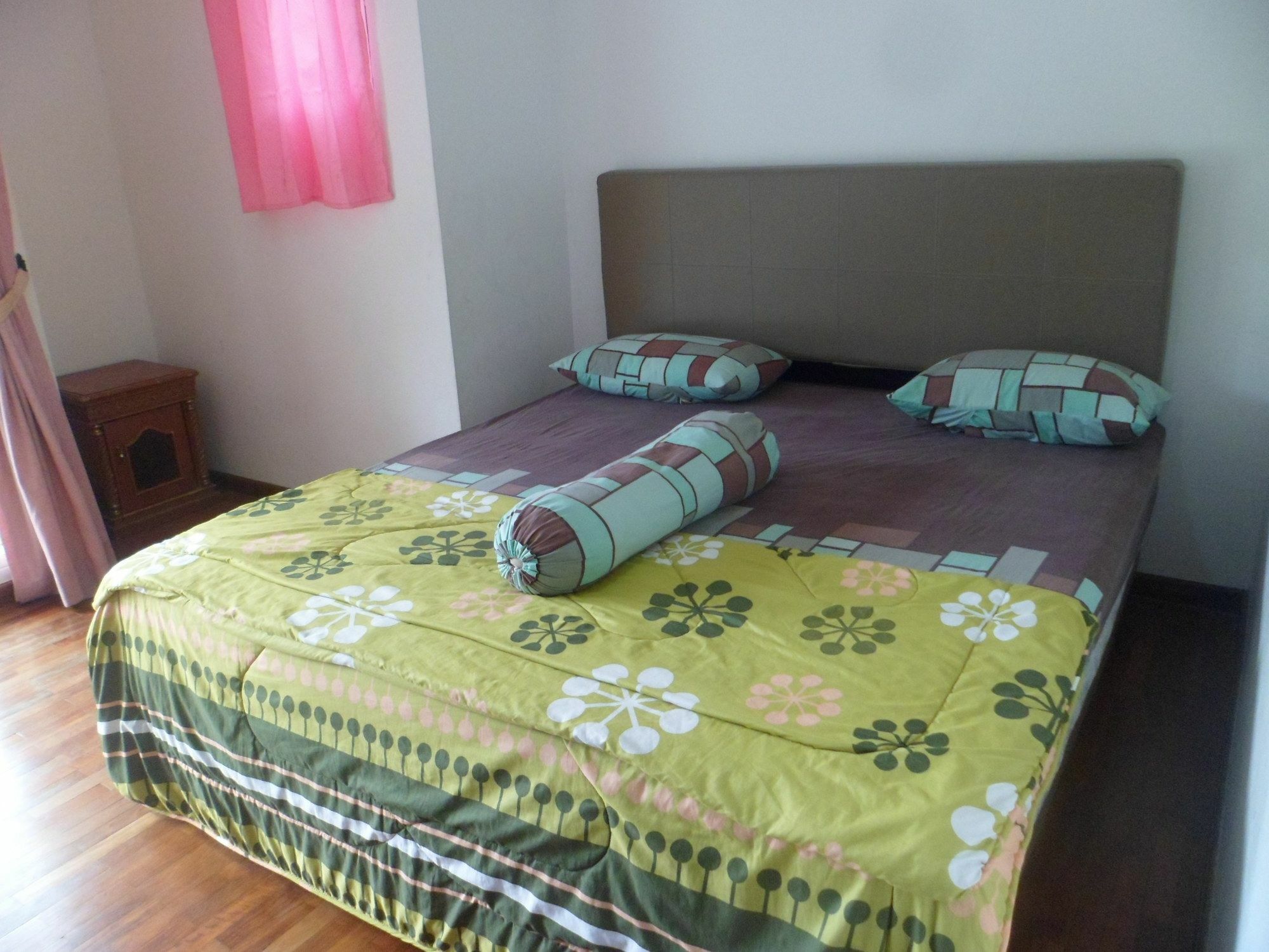 Villa Bukit Danau Чипанас Екстериор снимка